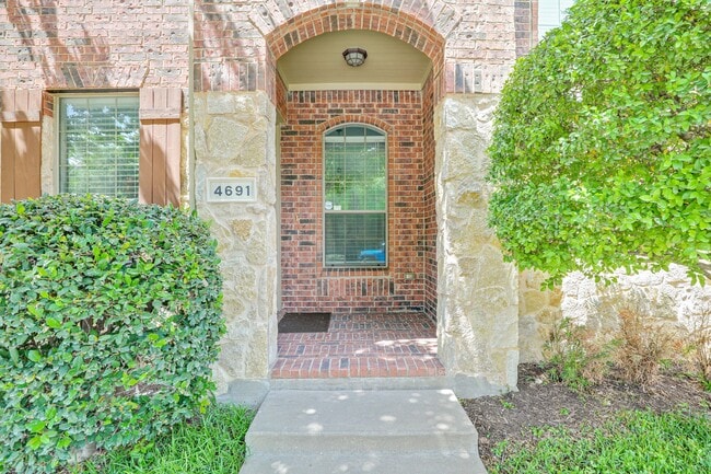Building Photo - 4691 Edith St