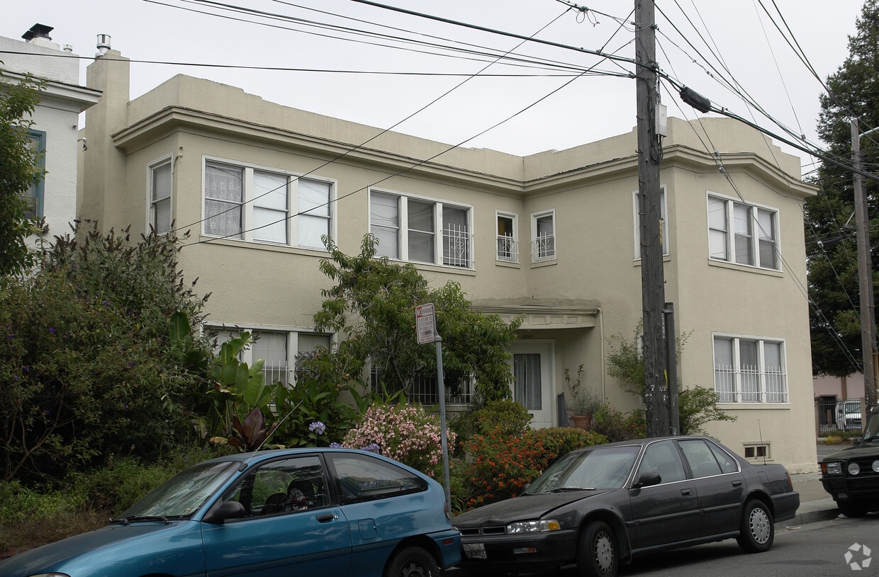 Building Photo - 3999 Clarke St