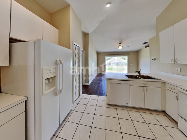 Building Photo - 3141 Castle Rock Cir