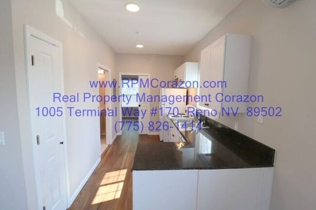 Foto del edificio - 823 Quincy St