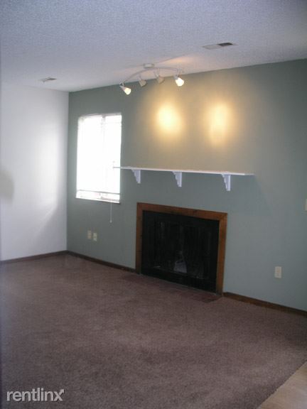 Building Photo - 2 br, 1 bath Townhome - 4316 Jarboe Street...