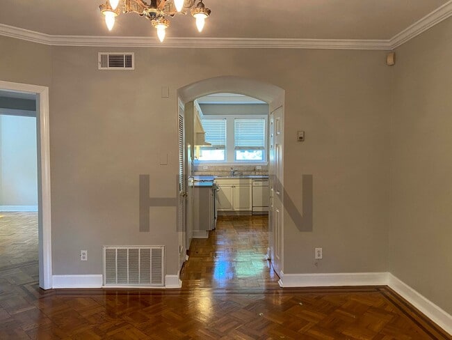 Building Photo - Charming 2/1 in Virginia Highlands!