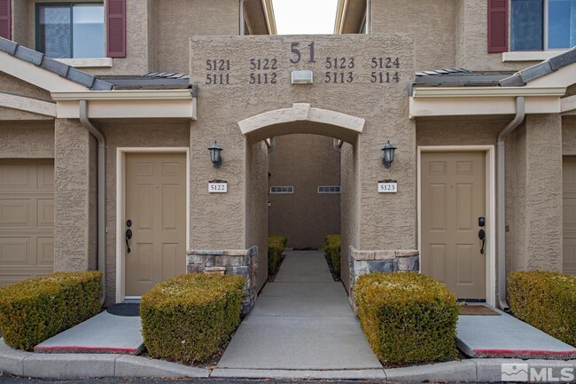 Foto del edificio - 900 S Meadows Pkwy