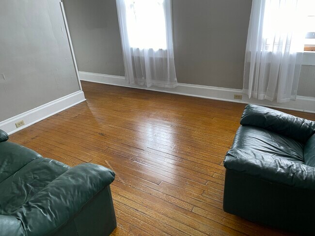 Living Room - 1529 Adams Ave