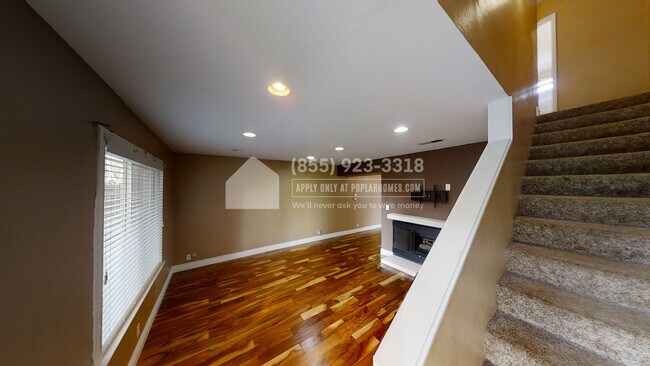 Building Photo - 1288 Pine Creek Way