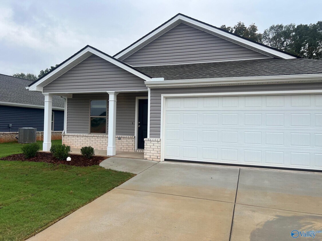 Foto principal - 22655 Dashwood Ln