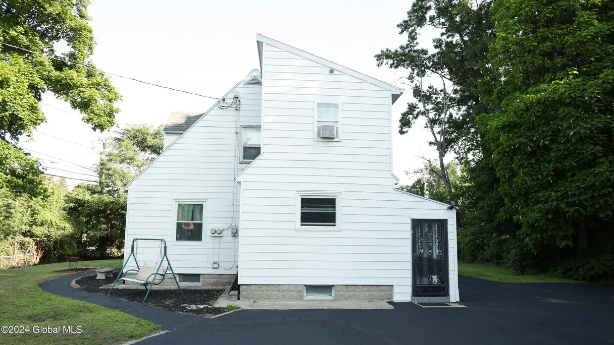 Primary Photo - 2497 Western Ave