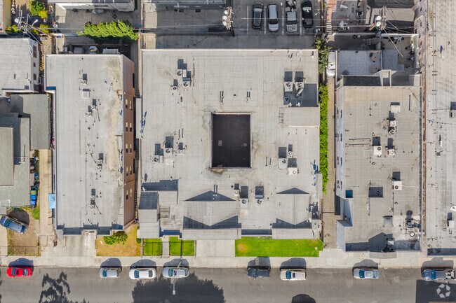 Aerial Photo - 215 N Mariposa Ave