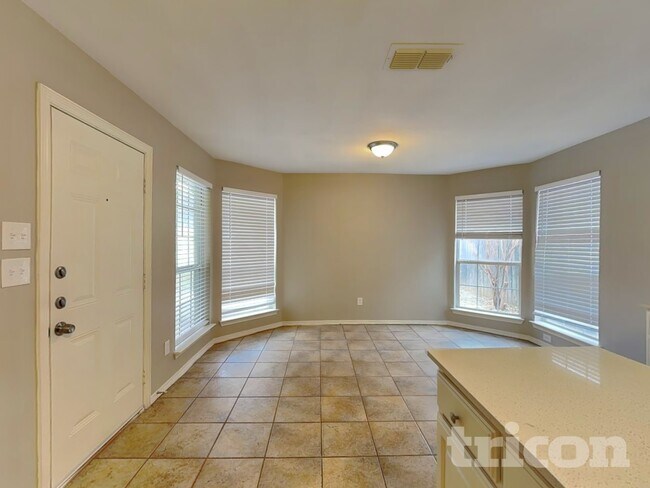 Building Photo - 5005 Vaquero Dr