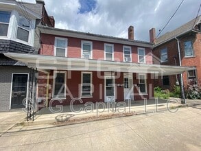 Building Photo - 239 E King St