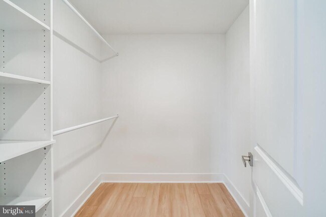 Building Photo - 646 N 32nd St