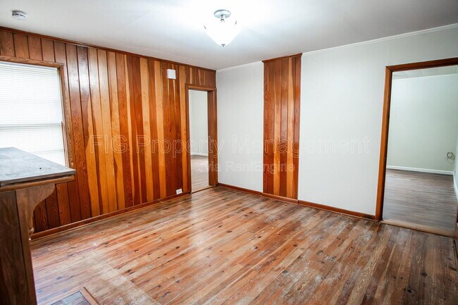 Foto del edificio - 521 N Chamberlain Ave