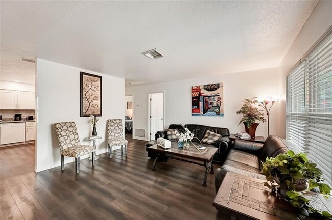 Foto del edificio - 618 S Osprey Ave