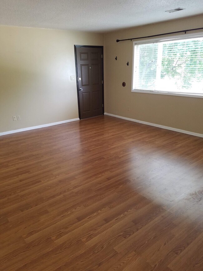 Building Photo - 3527 Pheasant Ln