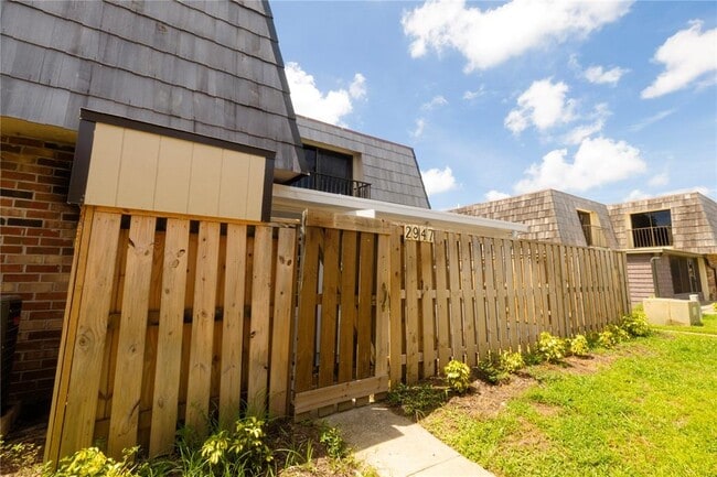 Building Photo - 2947 Poplar Ave