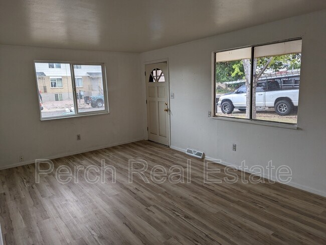 Foto del edificio - 16506 E 13th Ave