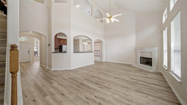 Foto del edificio - 9219 E Lakeside Dr