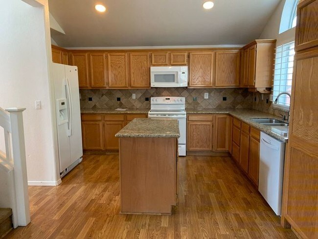 Building Photo - Charming Fresno home near River Park!