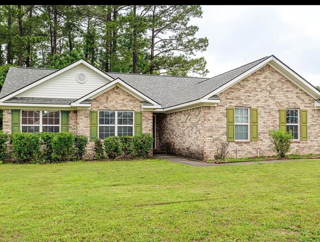 Primary Photo - Charming Grovetown Home