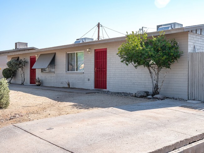 Building Photo - 10035 N 11th Ave