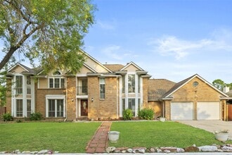 Building Photo - 13051 Meadowline Dr