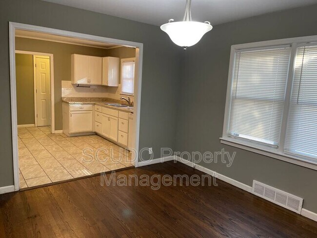 Building Photo - 10715 E Sheley Rd