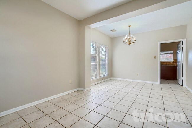 Foto del edificio - 5911 Klamath Falls Ct