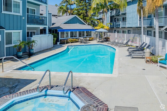 Building Photo - Beach House Apartments