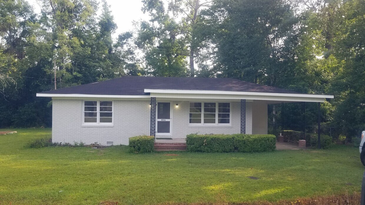 Foto principal - 2 Bedroom Home in Nashville!!