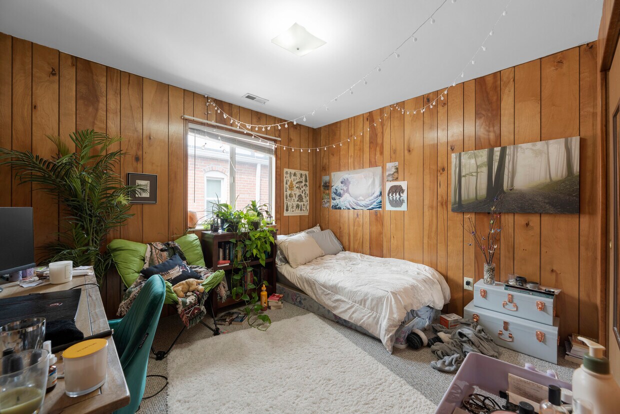 Primary Photo - 190 W 9th Ave