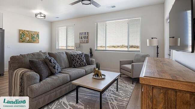 Foto del edificio - 255 N Camino Mercado