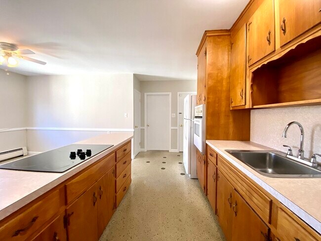Building Photo - 63 Kimball Ave