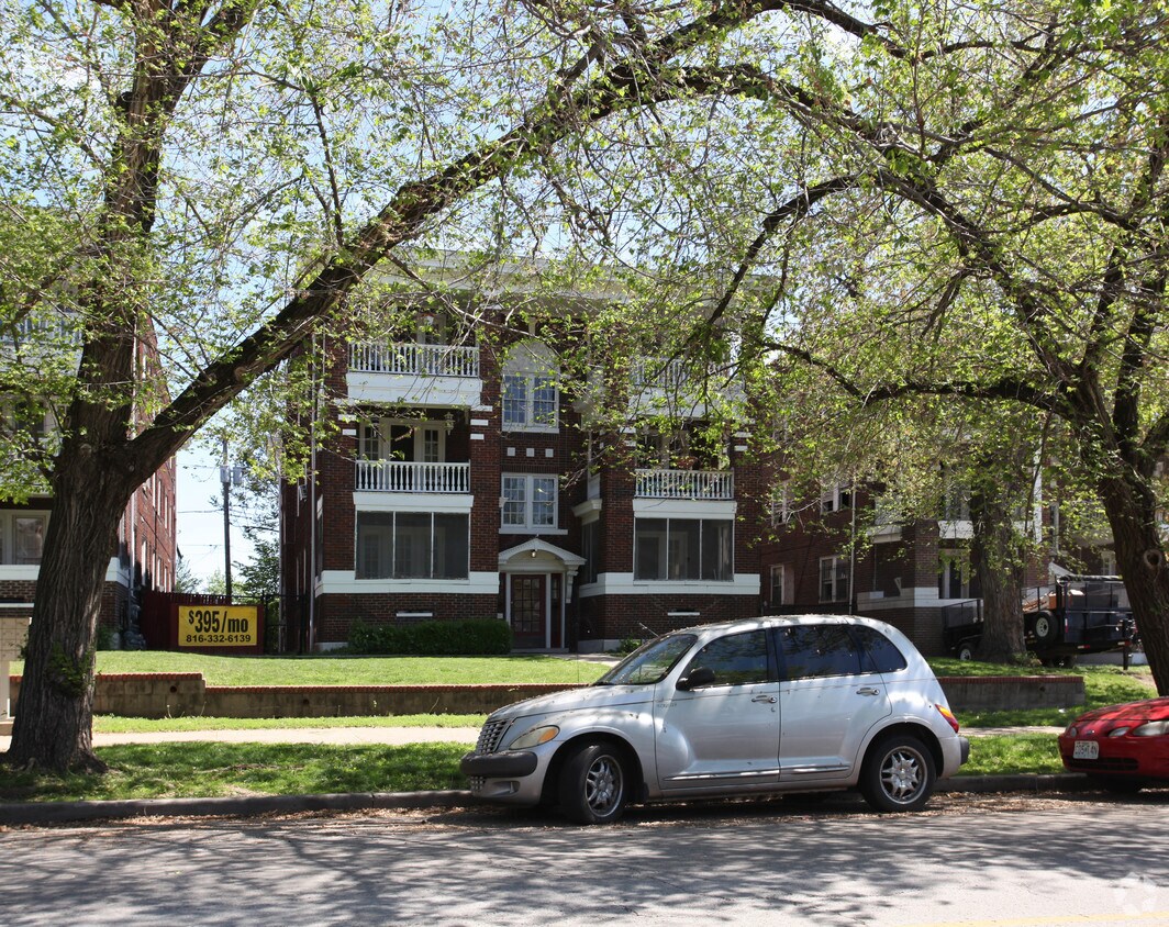 535537 Gladstone Blvd, Kansas City, MO 64124 Apartments in Kansas