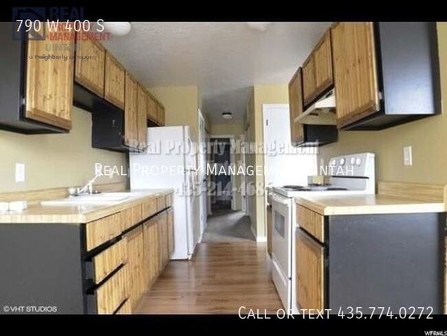 Building Photo - 2 Bed 1 Bath Duplex