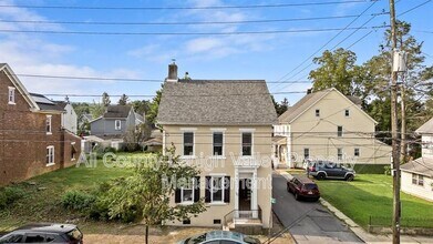 Building Photo - 122 E Goepp St