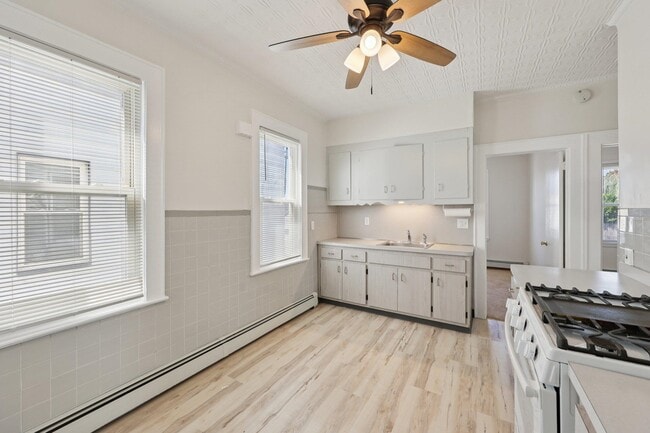 Building Photo - 153 Banta Ave