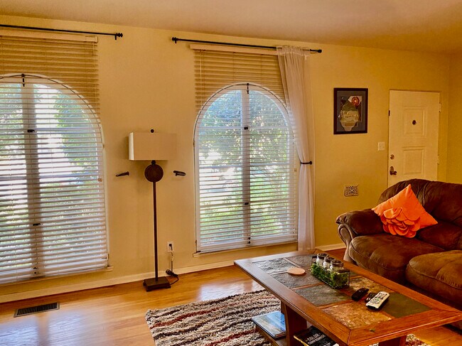 Living Room - 285 S Santa Anita Ave