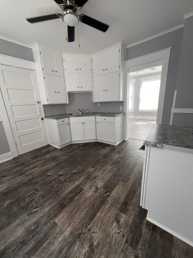 Foto del edificio - 2415 Farnam St