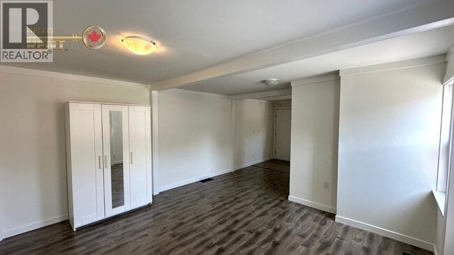 Building Photo - 130-130 Lonsdale Ave