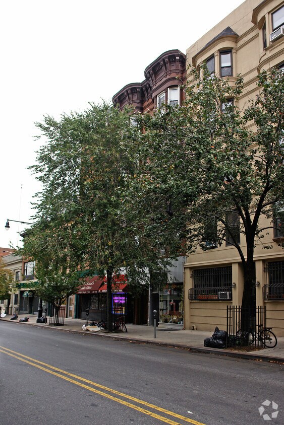 Building Photo - 219 5th Ave
