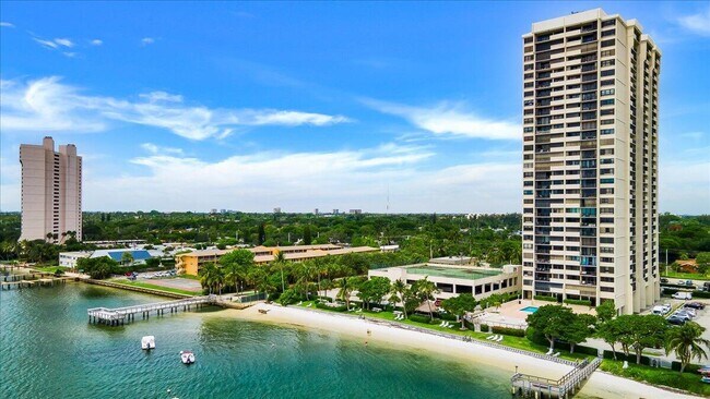 Building Photo - 5600 N Flagler Dr