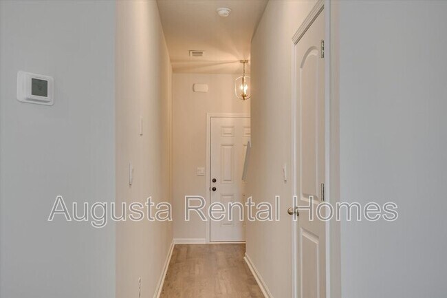 Foto del edificio - 4315 Newland St