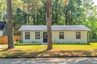 Building Photo - 1006 Willowdale Dr