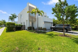 Building Photo - 6810 NW 103rd Pl