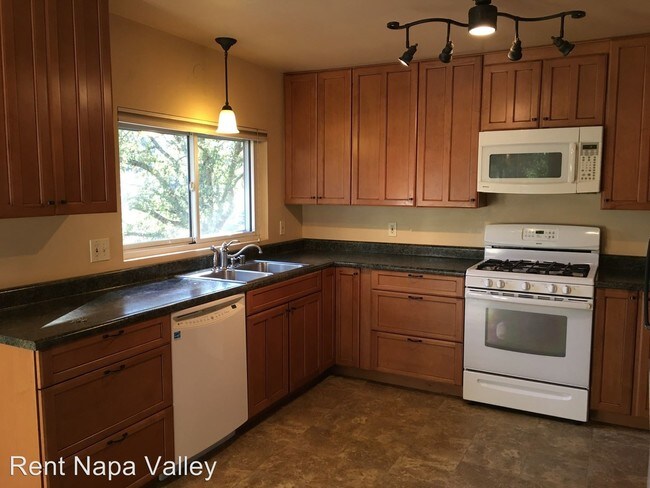Building Photo - 3 br, 1 bath House - 574 Liparita Ave