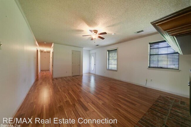 Building Photo - 3 br, 2 bath House - 2782 Dogwood