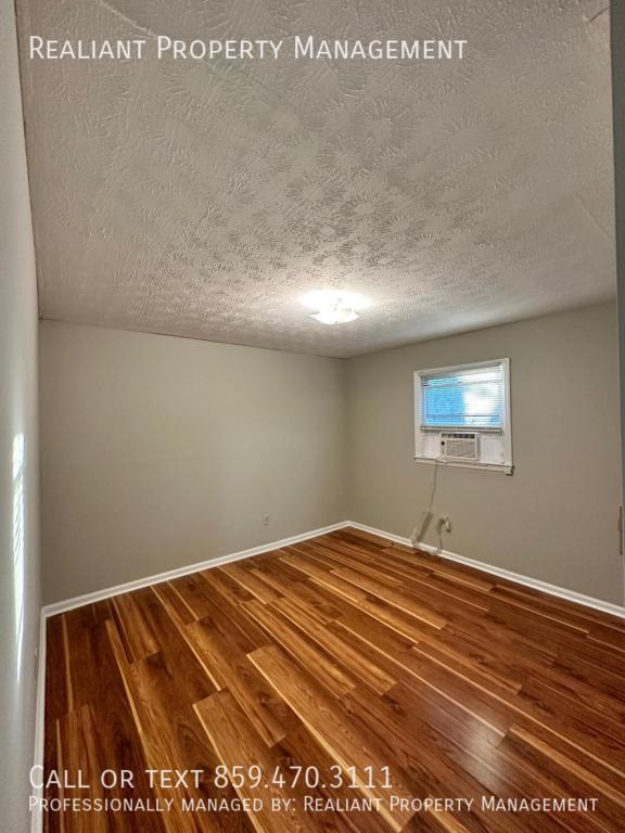 Building Photo - 1100 Shun Pike # B