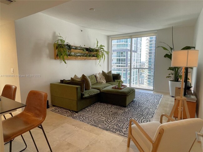 Building Photo - 1060 Brickell Ave