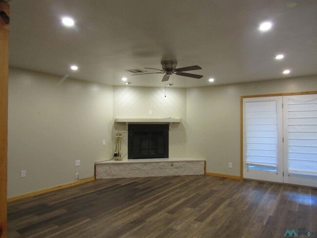 Foto del edificio - 1915 Villa Dr