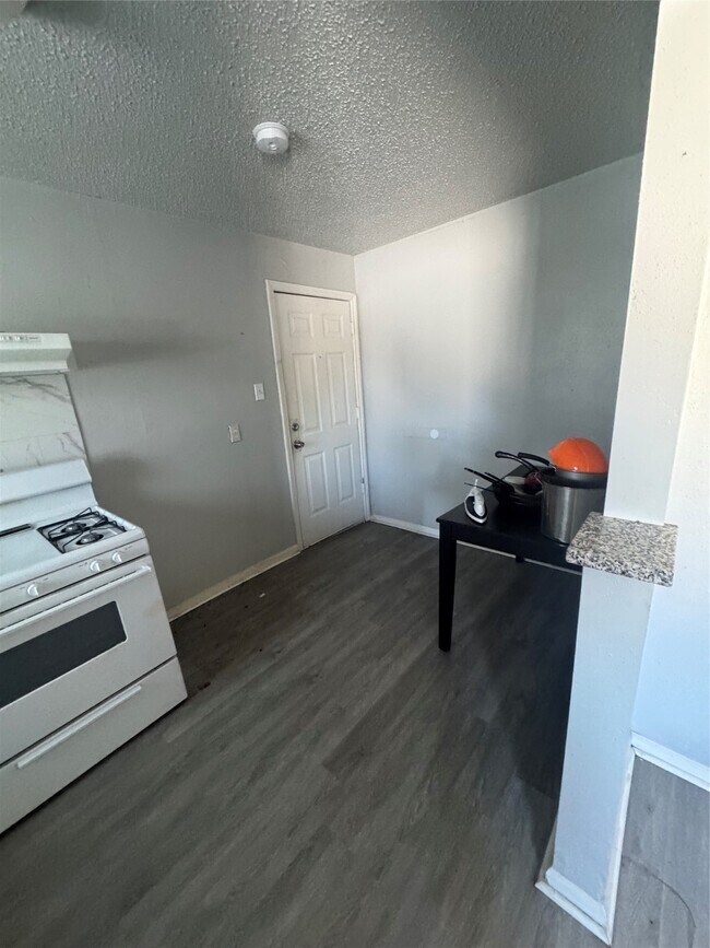 Foto del edificio - 7018 Avenue F